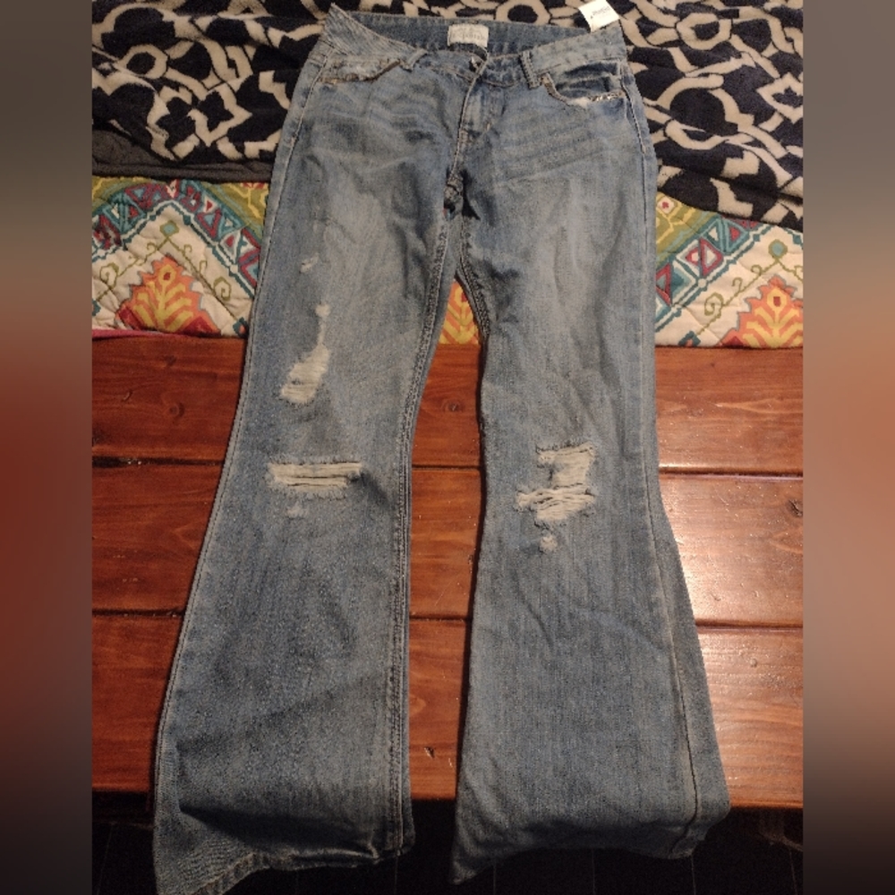 Aeropostale women's jeans. NEW with tag. Size 00R.
